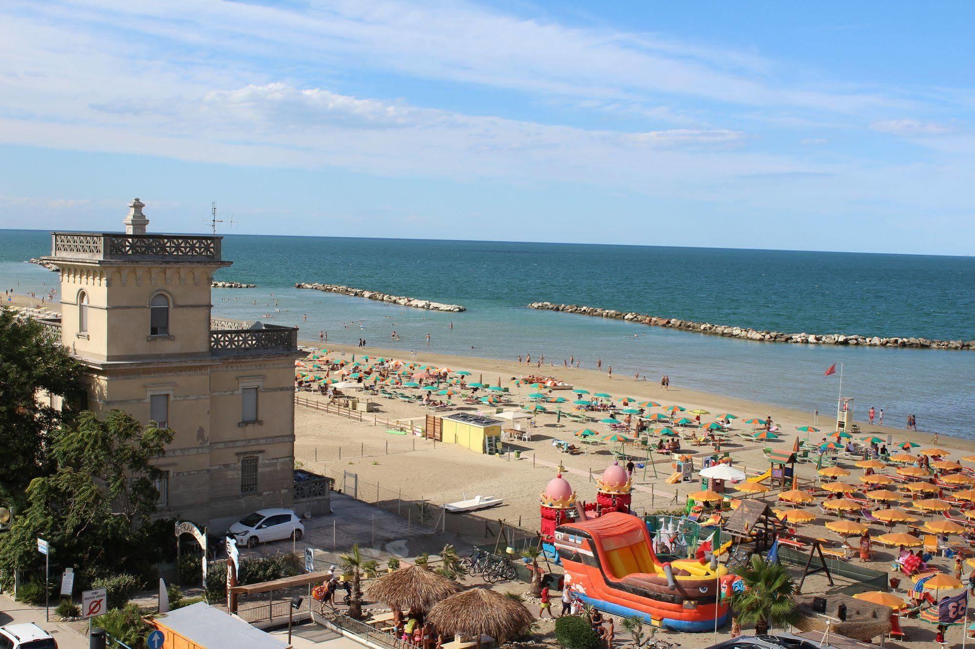Hotel Brenta Viserbella di Rimini 외부 사진